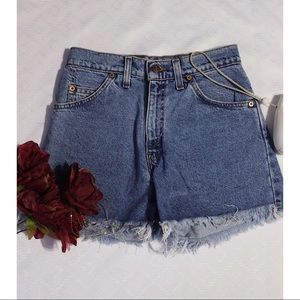 Vintage Levi’s 910 High Rise Shorts